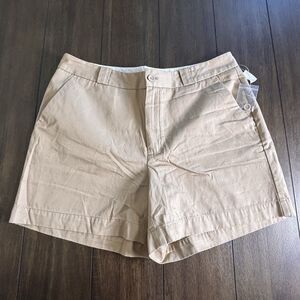 GAP Women's 12 Classic 100% Cotton Pockets 5" Inseam Mid Rise Khaki Chino Shorts